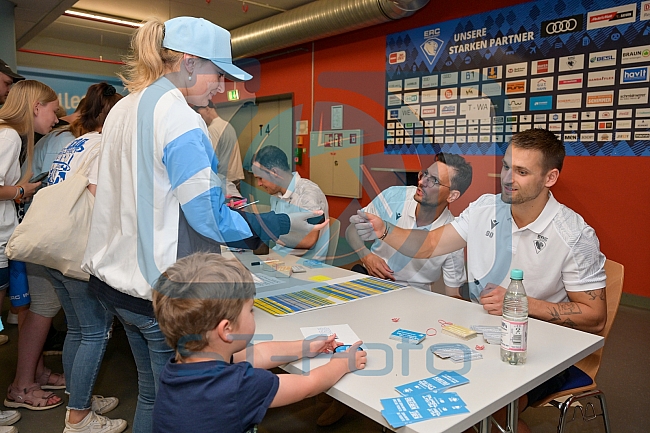 Eishockey, Herren, DEL, Saison 2024-2025, ERC Ingolstadt - Dauerkartenübergabe, 04.08.2024