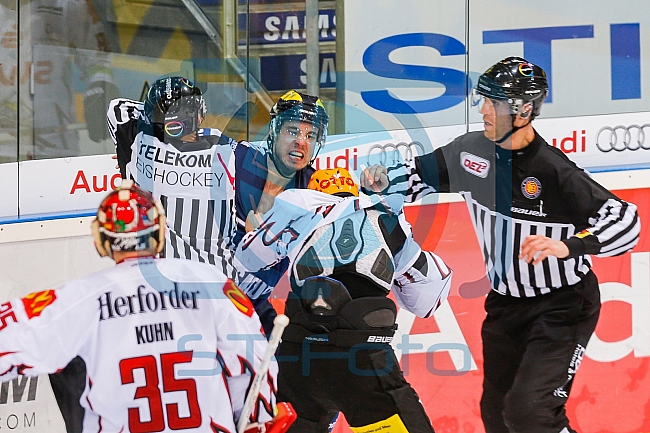 ERC Ingolstadt - Fischtown Pinguins Bremerhaven,, Eishockey, DEL, Deutsche Eishockey Liga, Preplayoff, Spiel 1, 01.03.2016