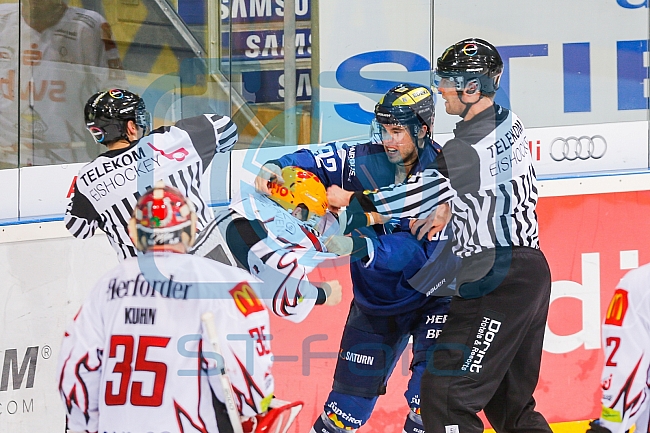 ERC Ingolstadt - Fischtown Pinguins Bremerhaven,, Eishockey, DEL, Deutsche Eishockey Liga, Preplayoff, Spiel 1, 01.03.2016