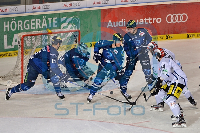 ERC Ingolstadt vs Schwenninger Wild Wings, Eishockey, DEL, Deutsche Eishockey Liga, 20.11.2015




