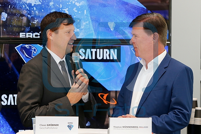 Pressekonferenz Verlaengerung und Erweiterung des Sponsoringvertrages der Media-Saturn, Trikotvorstellung für die kommende Saison 2016/2017