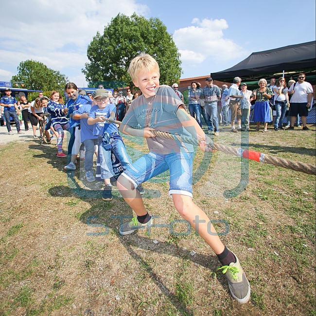 Vor dem Spiel ERC Ingolstadt gegen Braehead Clan - Champions Hockey League (CHL) fand im Klenzepark ein bayerisch-schottisches Fanfest statt