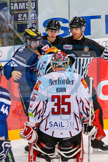 ERC Ingolstadt - Fischtown Pinguins Bremerhaven,, Eishockey, DEL, Deutsche Eishockey Liga, Preplayoff, Spiel 1, 01.03.2016