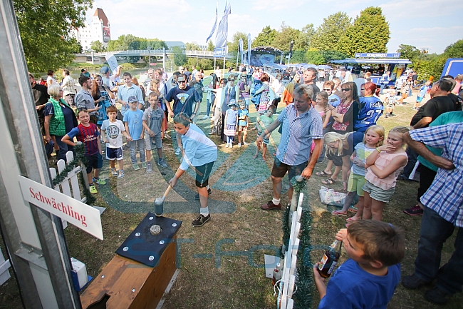 Vor dem Spiel ERC Ingolstadt gegen Braehead Clan - Champions Hockey League (CHL) fand im Klenzepark ein bayerisch-schottisches Fanfest statt