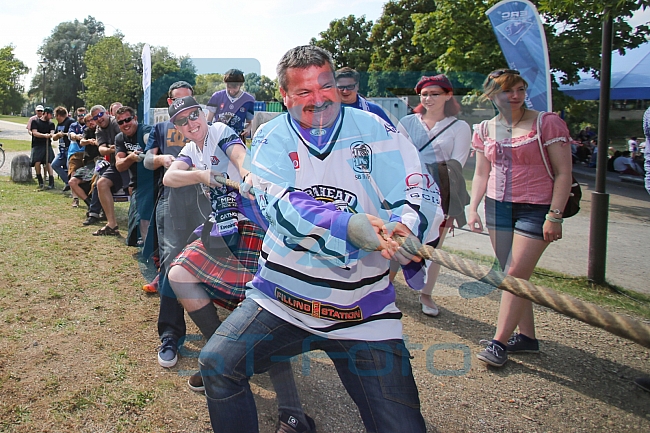 Vor dem Spiel ERC Ingolstadt gegen Braehead Clan - Champions Hockey League (CHL) fand im Klenzepark ein bayerisch-schottisches Fanfest statt