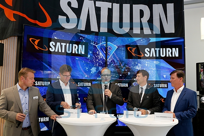 Pressekonferenz Verlaengerung und Erweiterung des Sponsoringvertrages der Media Saturn, Pressekonferenz Verlaengerung und Erweiterung des Sponsoringvertrages der Media-Saturn, Trikotvorstellung für die kommende Saison 2016/2017