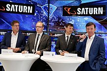 Pressekonferenz Verlaengerung und Erweiterung des Sponsoringvertrages der Media-Saturn, Trikotvorstellung für die kommende Saison 2016/2017