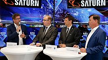 Pressekonferenz Verlaengerung und Erweiterung des Sponsoringvertrages der Media-Saturn, Trikotvorstellung für die kommende Saison 2016/2017