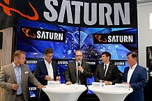 Pressekonferenz Verlaengerung und Erweiterung des Sponsoringvertrages der Media Saturn, Pressekonferenz Verlaengerung und Erweiterung des Sponsoringvertrages der Media-Saturn, Trikotvorstellung für die kommende Saison 2016/2017